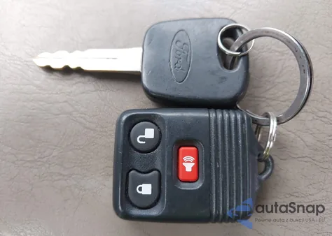 2004 Ford Escape Xlt из США, поврежденный, VIN 1FMYU93124KA69651